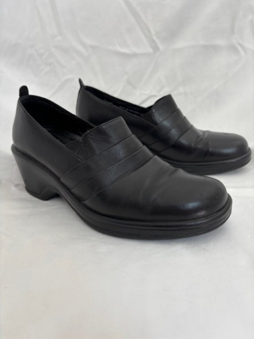 Dansko Aubrey Black Leather Pleated Wedge Clog Women's Size 40 (US 9)